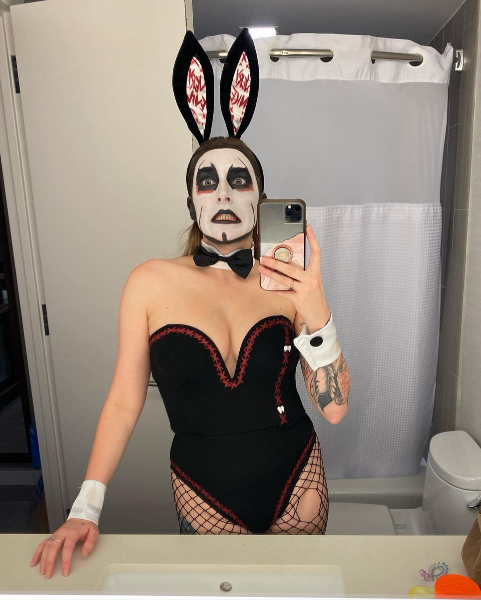 Derek_Aff's tweet photo. @aew @DanhausenAD @titanmoonbaby was running around as you at #dragoncon2022 cursing people #veryniceveryevil #aew #allelitewrestling https://t.co/gYfN8abMlm