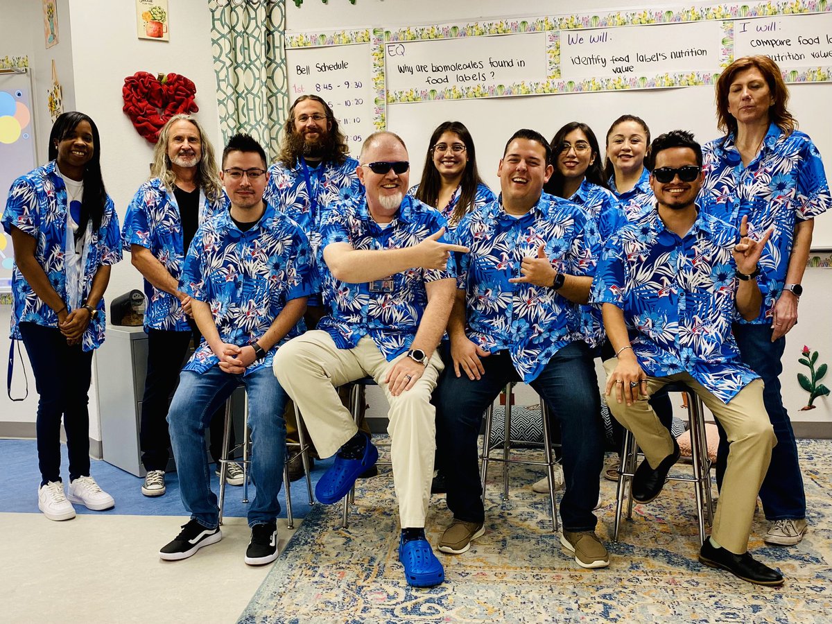 martinezAHS's tweet photo. They told us it was one of a kind.🤩🌴🍍🇺🇸#drippingout #schoolspirit @AHS_TEC @Americas_HS @BlazerNation @AHS_NatHS @EFonseca_AHS @MisterTorg @CAguirr_AHS  @ALares_AHS https://t.co/mdi8E842Qw