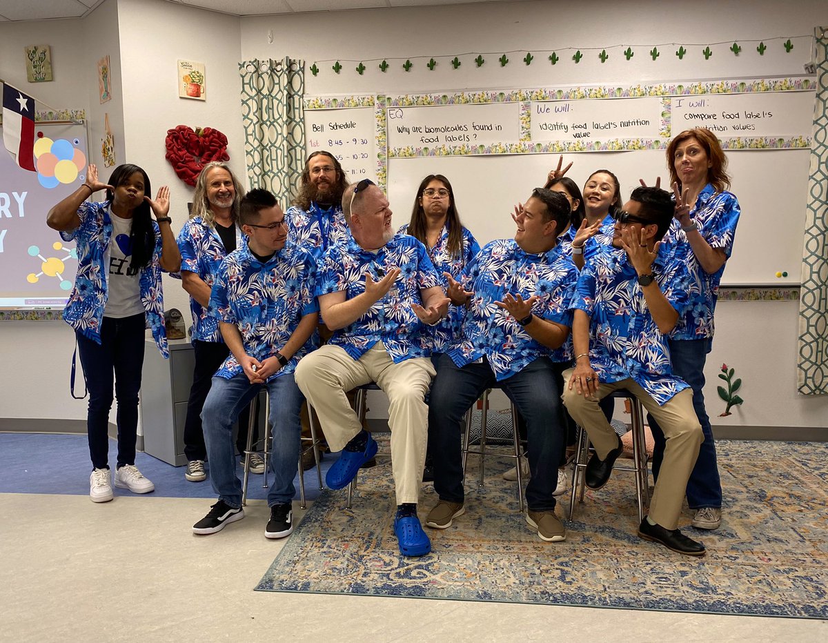 martinezAHS's tweet photo. They told us it was one of a kind.🤩🌴🍍🇺🇸#drippingout #schoolspirit @AHS_TEC @Americas_HS @BlazerNation @AHS_NatHS @EFonseca_AHS @MisterTorg @CAguirr_AHS  @ALares_AHS https://t.co/mdi8E842Qw