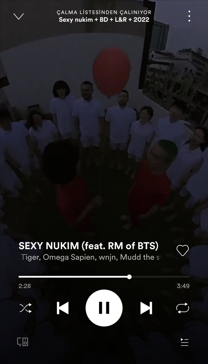 rkiveTR's tweet photo. Sanmayın ki stream başında değiliz 😎 Şarkı çalıyor biz de kitabımızı okumaya devam ediyoruz 💨

#ReadingWithRkive

Can't wait to listen to #SEXYNUKIM by #BALMINGTIGER (@balmingtiger) feat #RM of #BTS (@BTS_twt) https://t.co/GEkQy76BeA