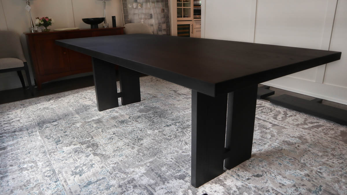 HandmadeTables's tweet image. The classic Black Espresso on ash!

Note, the table extensions in the background. We offer several different sizes for those times you need additional seating!

#tableextensions #leaves #moderndiningtable