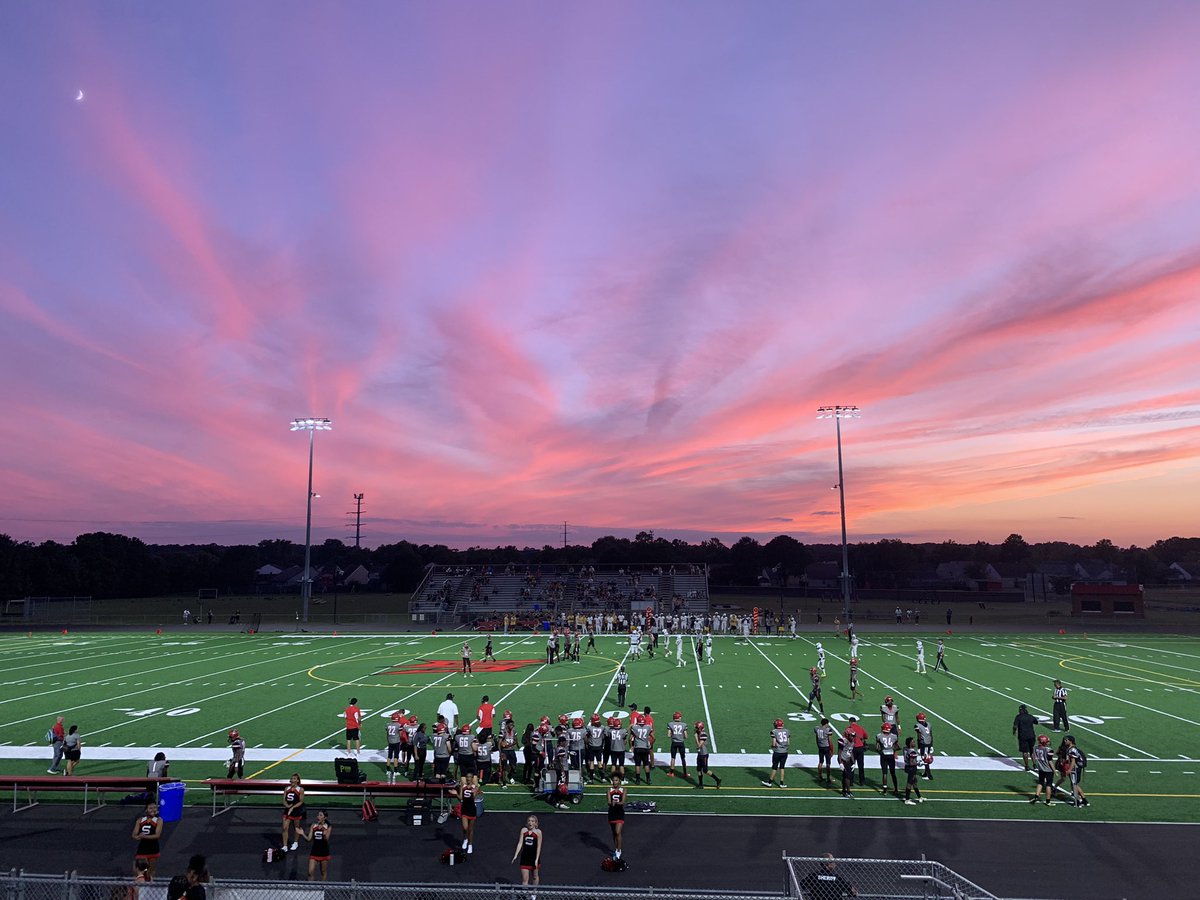 Sunsets with the SunDevils.  #backtoschool 🖤 <a href="/SalemHSVB/">Salem High School VB</a>