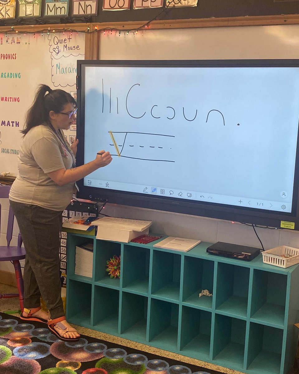 This is what coaching looks like in our classrooms with our ARI Reading specialist <a href="/DrNHill14/">Dr. Nicole Hill</a> and our AMSTI Math coach (Ms. Stewart). Teachers working together to support our teachers and students 👏🏾<a href="/AMSTI_UA_UWA/">AMSTI-UA</a> <a href="/AlabamaAchieves/">Alabama State Department of Education</a> <a href="/Alabama_Reading/">ARI / The Alabama Reading Initiative, ALSDE</a> #LeadersLearn <a href="/tcss_schools/">Tusc Co Schools</a>