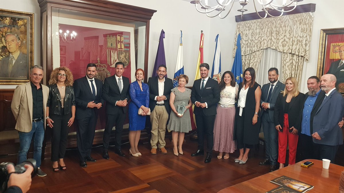IUCLaLaguna's tweet photo. En el Pregón de las fiestas del cristo en el que la pregonera de este año, la Rectora de la ULL y también premio Canarias 2022, Rosa Aguilar, animó a estrechar las vínculos entre la ciudad y la universidad. https://t.co/fqs7biH9OK