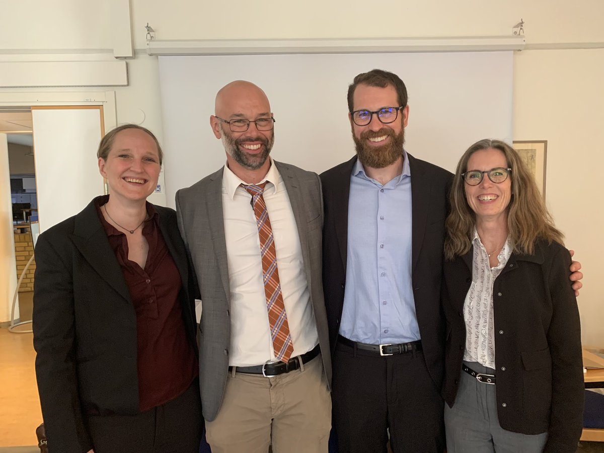 Excellent defense by @Cedersport 👏🤩 and masterclass opponentship by @HegeGrindem 🙌🏻🙏 today! Thanks also to examination committee @JanLexell @boraxbekk Roger Johansson. Big congrats Dr Niklas 🥳! #proudsupervisor @lunduniversity