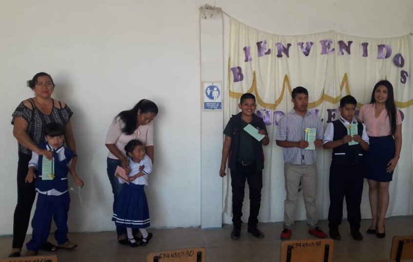 GuidoOrdoez4's tweet photo. Directivos, Docentes, Padres de Familia y estudiantes con Discapacidad de las IE Especializadas #MatildeGuzmán y #JudithTapia, pertenecientes al #DistritoEducativo19D04 participaron de los actos inaugurales del nuevo periodo académico 2022-2023. #SierraAmazonia
#VolvemosAlCole https://t.co/93VEHjtwxd