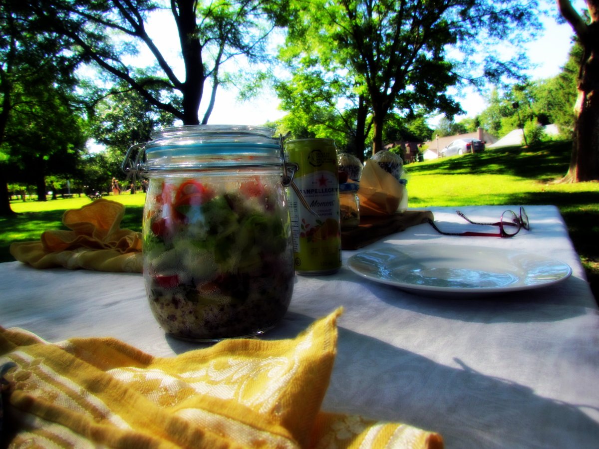 SwitchboardDon1's tweet photo. @StratfordON @stratfest My friend and I enjoyed a beautiful picnic on August 12th when we came to see All's Well that End's Well. It was quite perfect! Today we are coming to see #Themiser but we won't have time for dinner first! https://t.co/mysbnIY7QA