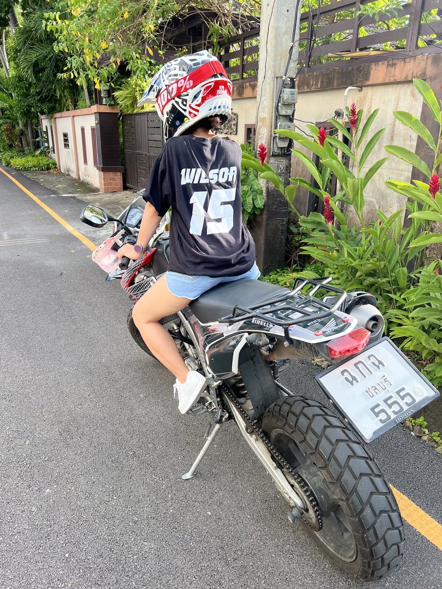 GregsBigMouth's tweet photo. Team @DeanWilson15 DW15 out here in Chiang Mai, Thailand #Deano #Chiangmai #DW15 #Thailand https://t.co/gTWixzsLoD