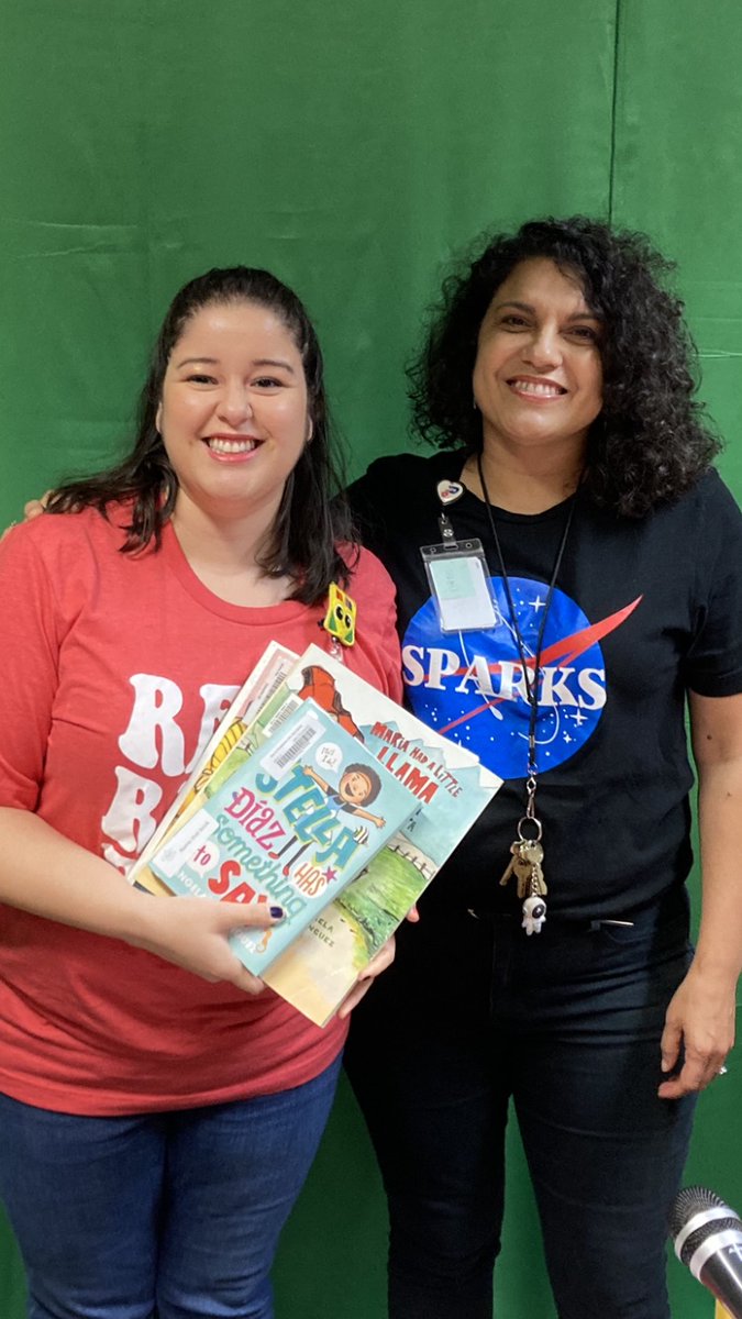 Sparks_Library's tweet photo. Morning announcements with your @SparksElemStars Librarian! Thanks @andominguez for being an amazing author and illustrator! #pisdREADS @MrsAlanis29 https://t.co/AemusbYPRW