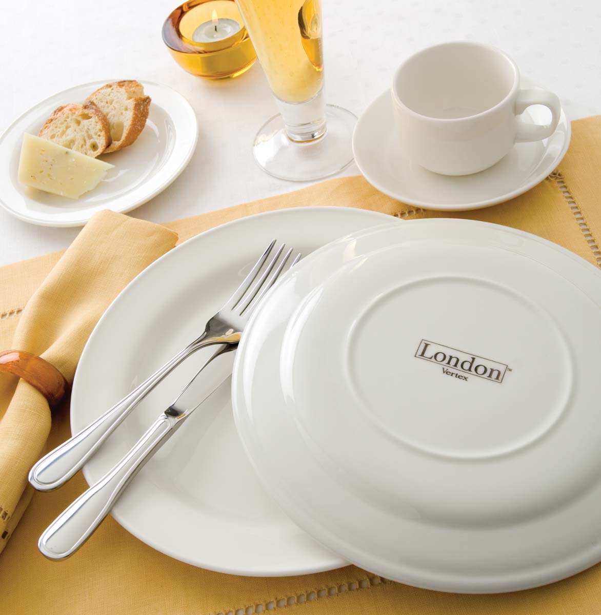 Boasting an aluminum oxide reinforced body for superior chip resistance, a glazed foot and a variety of shapes including coupes, mid-rim, wide rim and “geometrics”, London is perfect for all dining applications.