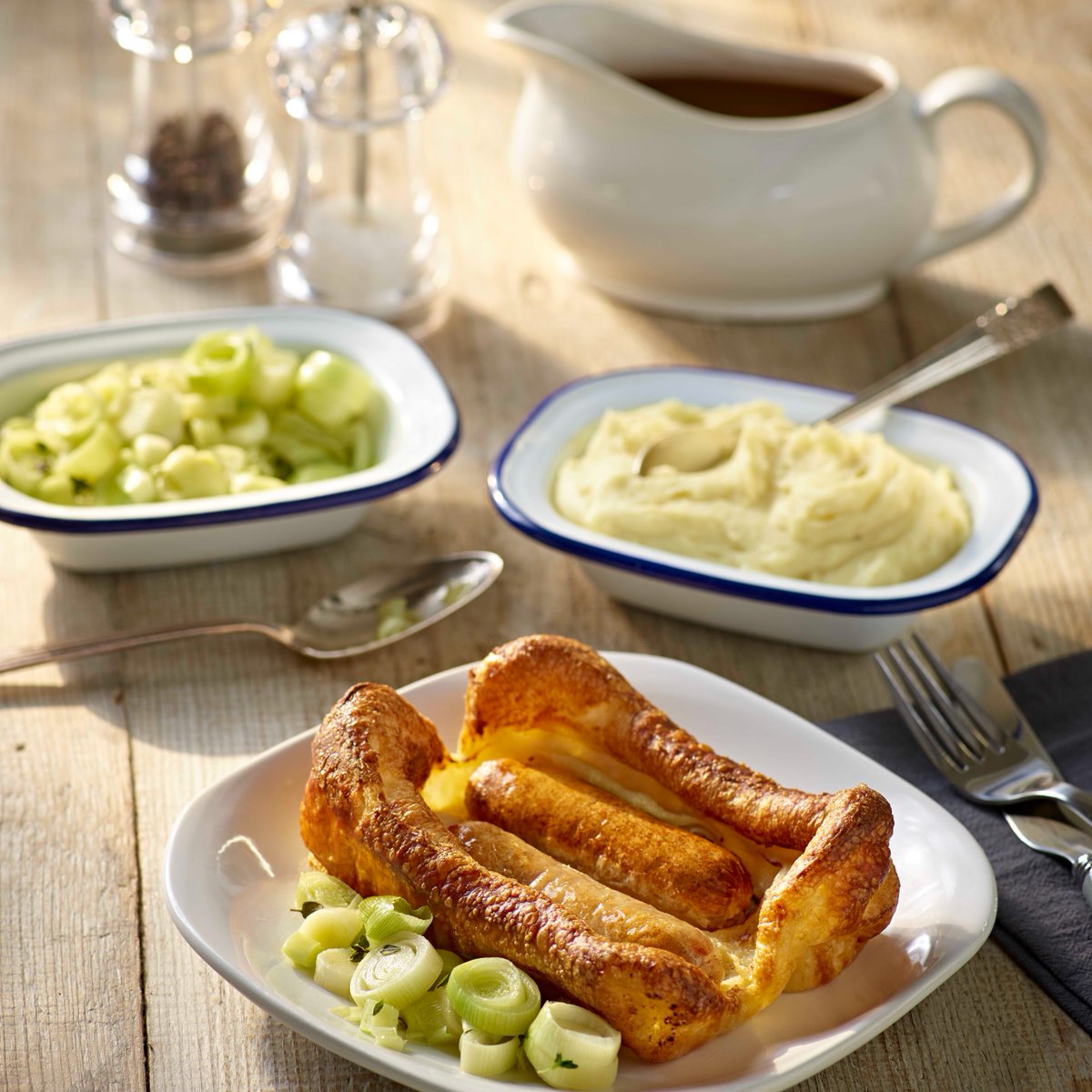 Our Aunt Bessie’s Toad in the Hole is ideal for a quick &amp; easy teatime meal… a comforting classic as we come to the end of the summer holidays this week &amp; see in the new school year! 🤩 

What are you having with yours: Mashed Potato or Mini Roasties?

#September #BacktoSchool