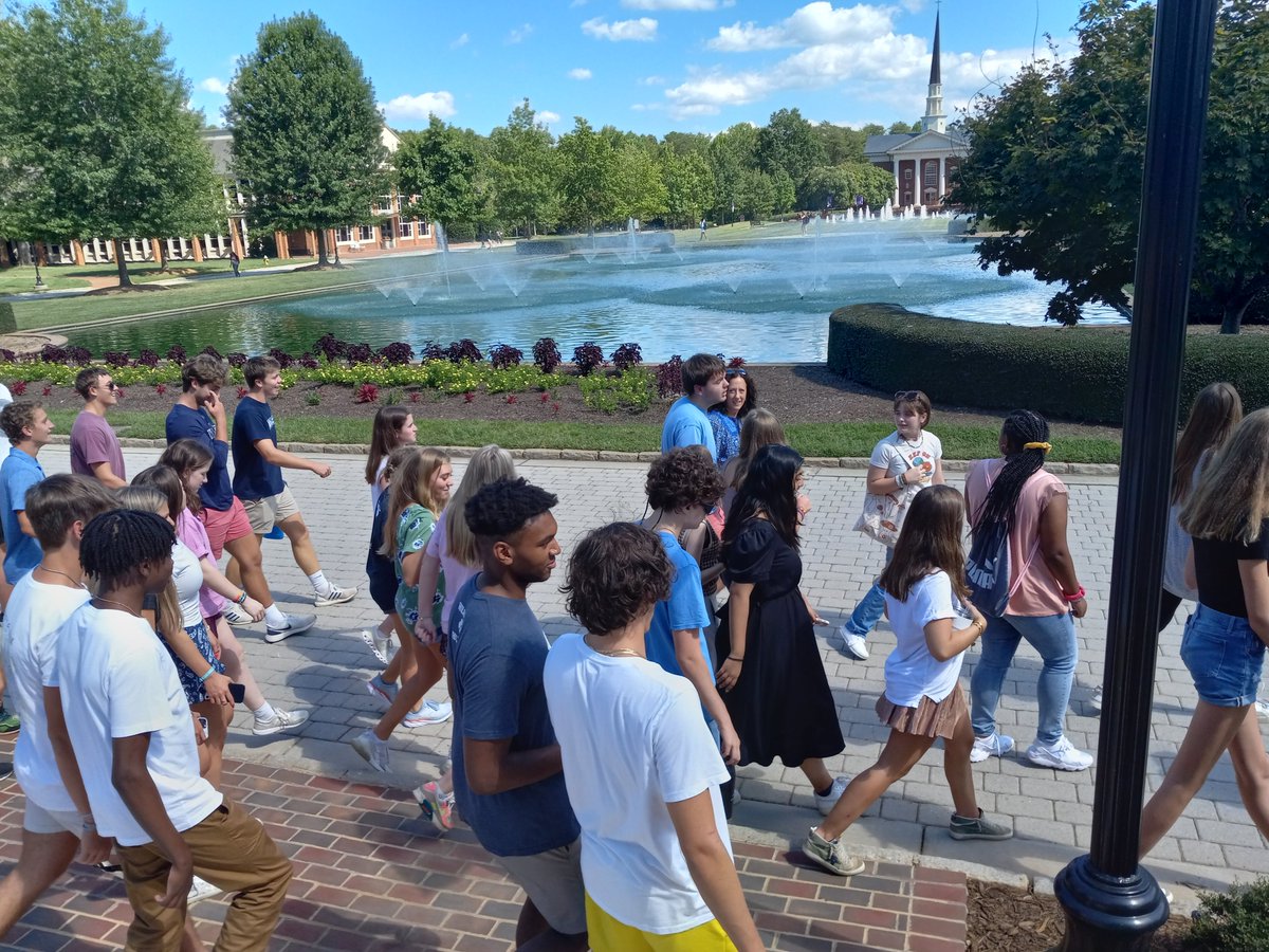 WCDS_Trips's tweet photo. #WCDSGrade11 on a college tour at Furman University with recent WCDS graduate Stephen McLean '22! #WCDS11thTrip https://t.co/sq6TMBc9zF