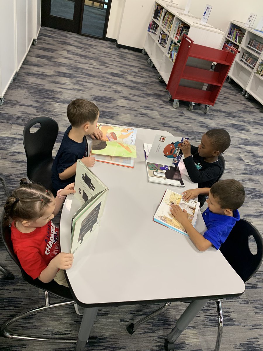 Look at these little book lovers!! Our first visit to the library was a success 📚♥️ <a href="/FullerElemAISD/">Fuller Elementary</a>