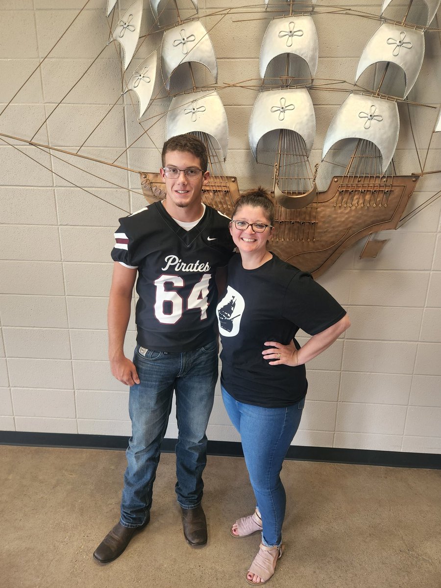 DHS_PiratesFB's tweet photo. Week 1 Adopt a Pirate

Tasha Murders and Chance McClendon!
#hoistthecolors #adoptapirate https://t.co/hylLRSqZg7