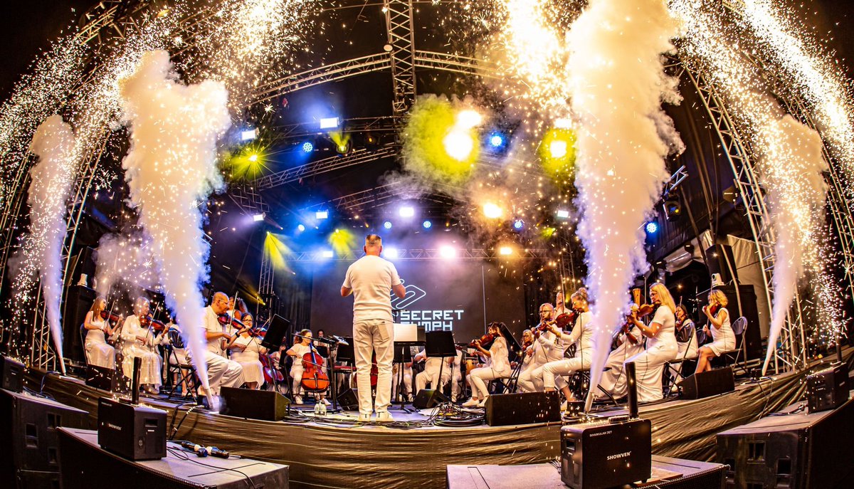RealJudgeJules's tweet photo. 🎺 Well, that really was rather special! 🎻Hats off to Secret Symphony and the incredible orchestra & performers! What a show! See you next year! ❤️ https://t.co/vsaVxMXR4O