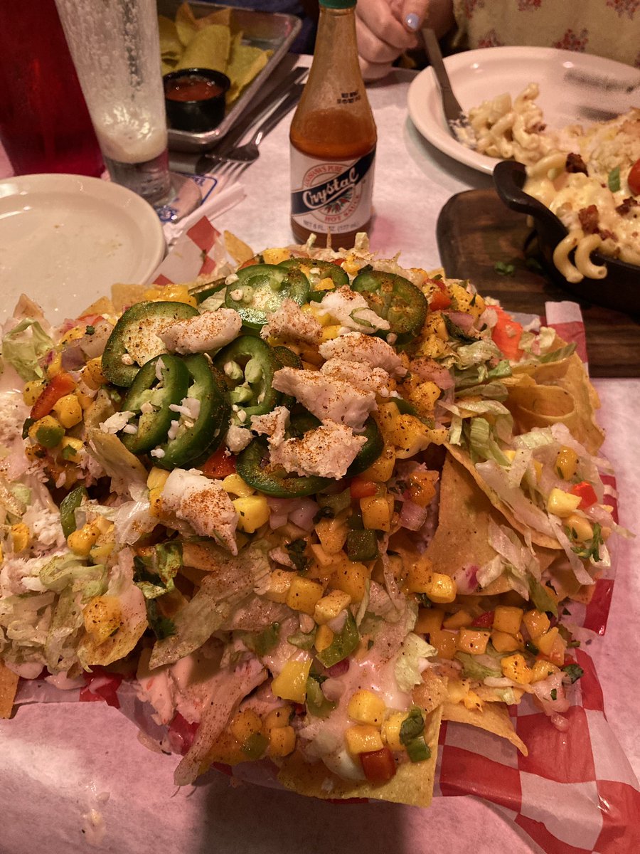 CmdrChaos's tweet photo. @ElizaManresa1 Crab Nachos in Pensacola 🏖 https://t.co/iHEQ24vCYQ