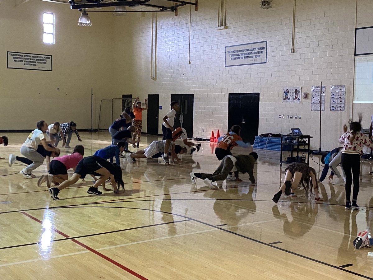 KtcrossPE's tweet photo. Fun Fitness Friday @pe_palmer @ccsdhpe @ https://t.co/diYseFLvSo