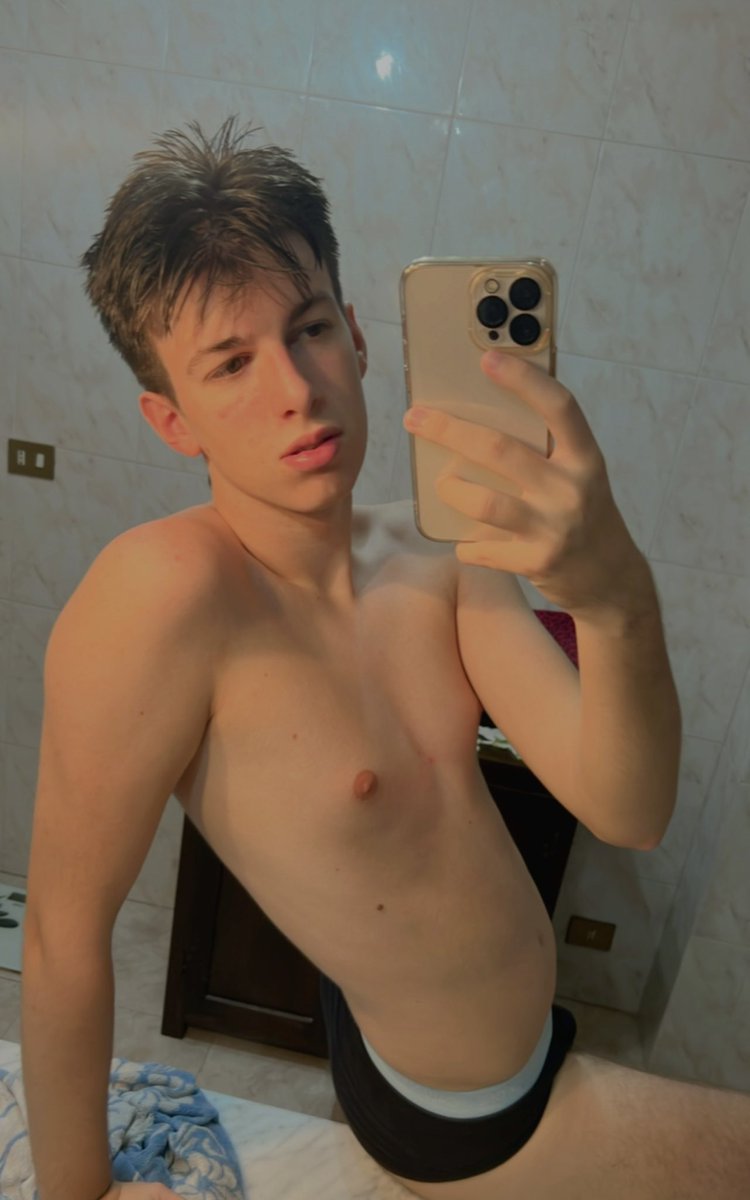 stellarexxx's tweet photo. Chi vuole entrare nei Circles metta like!1!1!
(non sono originale lo so) https://t.co/YTcK2GoHKJ