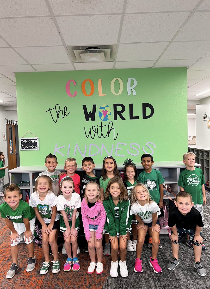 On Friday’s we wear GREEN! #DragonProud #JESFamily #InsipreExcellence