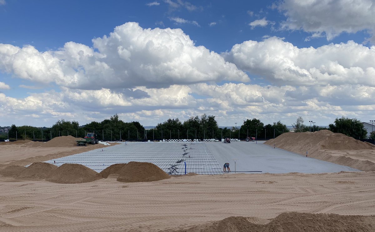 HSportsturf's tweet photo. Work progressing well @SheffieldUnited Training Ground

✅ Cut &amp; Fill Works
✅ Drainage &amp; Gravel Carpet
✅ Irrigation System
✅ Pitch Heating System
✅ Rooztone Application

#Sportsturf #Contractor #Turnkey #Solution #HybridGrass #GrassMax  #Training #Ground #SUFC 🔴⚪️🔴 https://t.co/5NtannC5SS