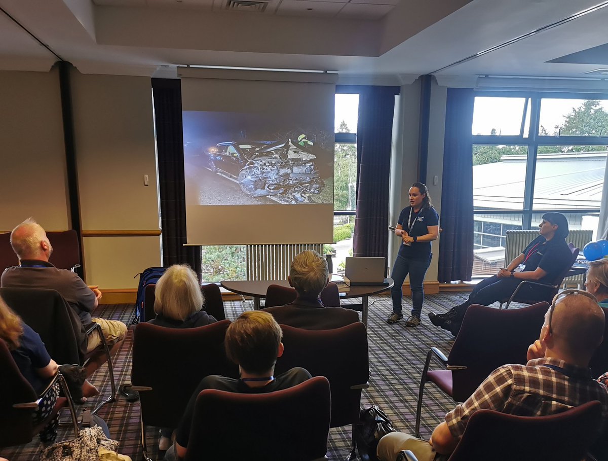 Volteral's tweet photo. Chest Assessment in the field with @BASICSScotland instructors &amp; @EMRSscotland clinicians Zoe &amp; @hut_lucy explaining the challenges, providing education on #RIPPAS #ChestDecompression #ChestSeals &amp; @Scotambservice checklist for needle decompression 👌💚 https://t.co/RKfebf7IJ8