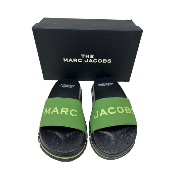 Verasplace1's tweet photo. So good I had to share! Check out all the items I'm loving on @Poshmarkapp #poshmark #fashion #style #shopmycloset #dressthepopulation #marcjacobs #altardstate: https://t.co/NU22Hpm8EC https://t.co/x7fSlNvot2