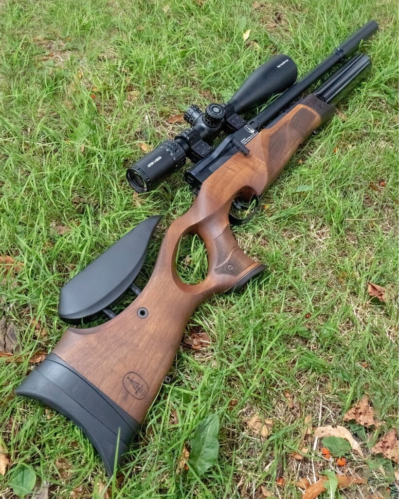VectorAirUK's tweet photo. Just in case you have been living under a rock for the past few days. BSA have kind of dropped a brand new flag ship rifle! This is the brand new R12 CLX Pro Rifle! 

By taking the success of the CLX 160CE and crossing it with the precision instrument th… https://t.co/Kl457ZfeWz https://t.co/doTFjB5FW8