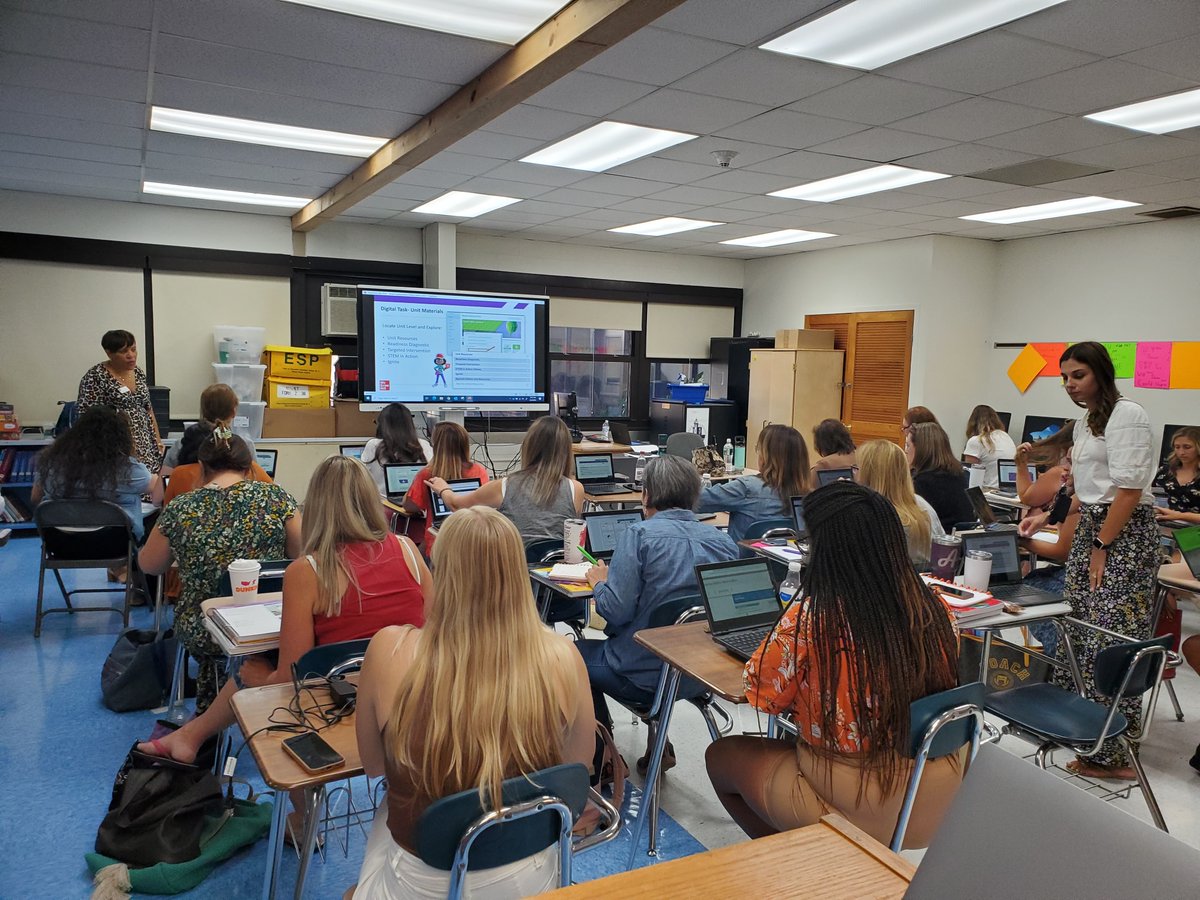 Elementary teachers are gearing up to implement our new math program!  It's going to be a great year! #SuperintendentConferenceDay #professionaldevelopment <a href="/jim_polansky/">Jim Polansky</a> <a href="/HUFSD/">Huntington Schools</a>