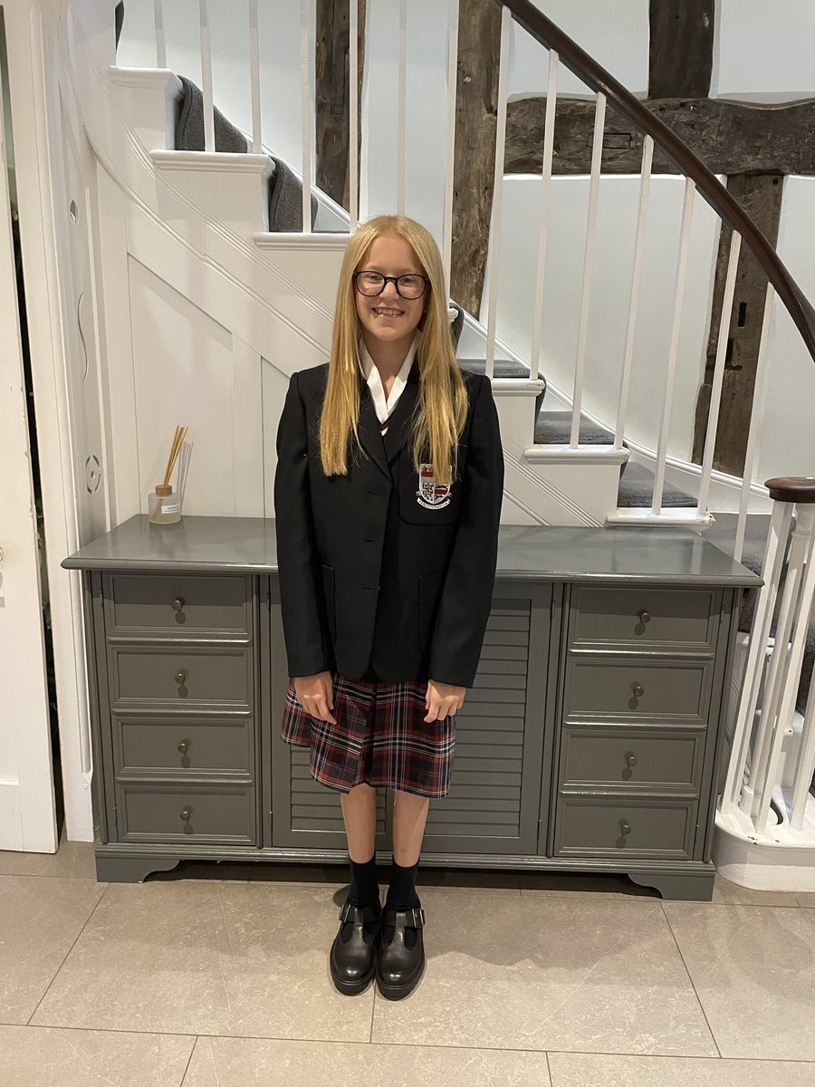 Zara bench first day at high school #youngactress #excitingtimes <a href="/bonnieandbetty1/">Bonnie & Betty Agency</a>