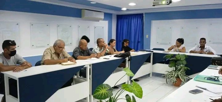 DOTU_Mayabeque's tweet photo. Hoy nuestra #DPOTU #Mayabeque realiza el consejo de dirección,en el cual se analizan varios temas como el Enfrentamiento a las ilegalidades,los servicios y trámites,la comunicación institucional entre otros en aspectos en áras de mejorar los resultados de la provincia
#Dotu
#Cuba https://t.co/fmKilFMKjq
