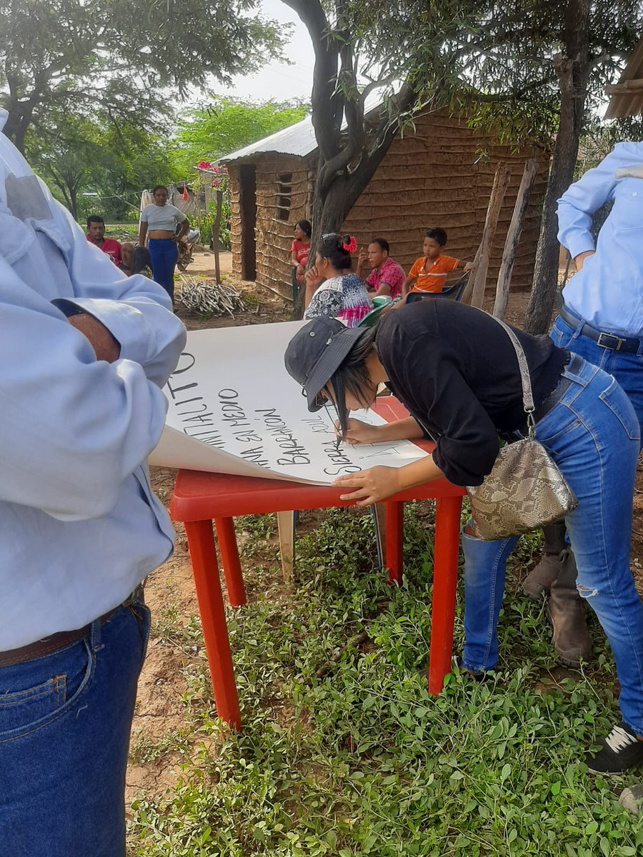 RICOmunitarias's tweet photo. Expresamos toda nuestra solidaridad para con estas guerreras, guardianas de la vida y nuestra casa común. Seguiremos articulándonos con solidaridad frente a estos procesos ejemplares de lucha y defensa del territorio ✊ https://t.co/Y8FQr4YhF9