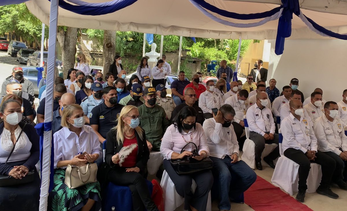 JoseGVielmaMora's tweet photo. Inauguración de la coordinación de investigación contra drogas #NuevaEsparta, sede del CICPC ubicada en la Asunción.

Sigamos juntos trabajando por y para el pueblo.

#PatriaUnidaDePaz 

@NicolasMaduro @dcabellor @DouglasRicoVzla https://t.co/jBl4ZFYvNL