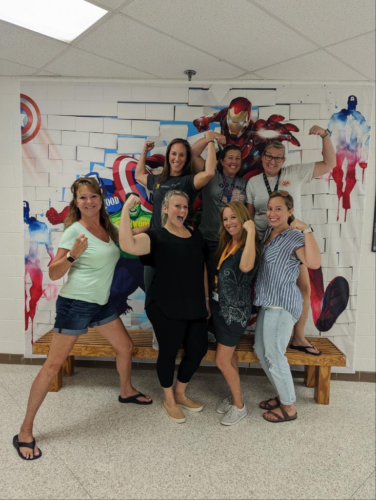 ClassWithCronk's tweet photo. T H I R D G R A D E teachers @gesgatorspta are P U M P E D to meet their new students this Tuesday!! Ready for a GATOR GREAT year! 🐊 #glenwoodheros @davidbfrench @slbarba @corieolenych @SusanBo15418880 https://t.co/HV6Fn1mDvz