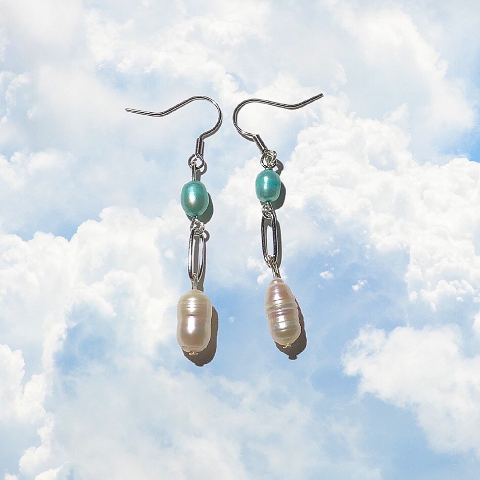 Lovefrogsstore's tweet photo. new earrings online now! stay cool this weekend yall 💙 https://t.co/slnhRapsqs