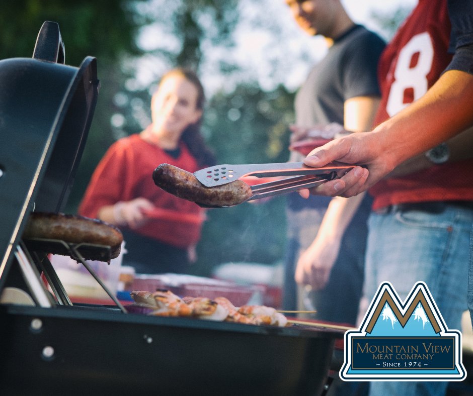 MtViewMeat's tweet photo. With college football starting back and Labor Day coming up, we couldn't ask for a better weekend. 😎🌭🏈

#MountainViewMeats #MadeinOklahoma #Oklahomafoods #foodie #food #sausage #grilling #cookout #football #footballfood #tailgate https://t.co/aKblopMeNd