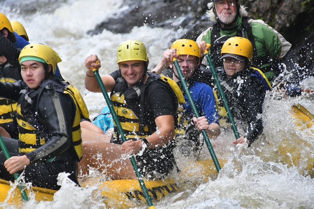 Talk about a wild welcome to the journey ahead! Students from UNE's Doctor of Dental Medicine <a href="/UNECDM/">UNE Dental Medicine</a>, Doctor of Physical Therapy, &amp; Accelerated B.S. in Nursing programs enjoyed a trip north to the Kennebec for some world class fun in some class IV rapids! 🌊

📷: <a href="/UNE_finley_rec/">UNEFinleyRecCenter</a>