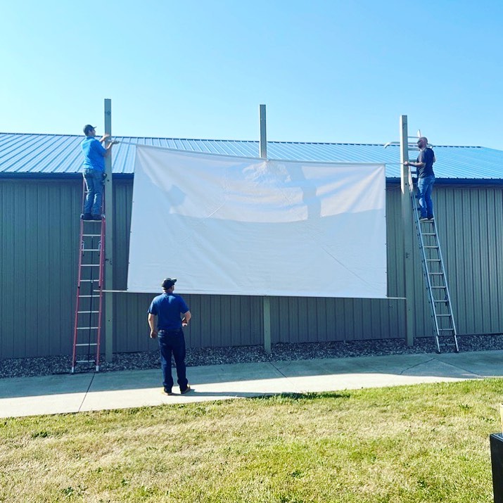 Gardonville's tweet image. Join us TONIGHT for a FREE outdoor movie showing American Underdog: The Kurt Warner Story, rated PH. Movie starts at sundown, but come early for popcorn, candy and cold beverages. Funds raised from concessions support Little Peeps Family Daycare. #coopsbuildcommunity #ruraliscool