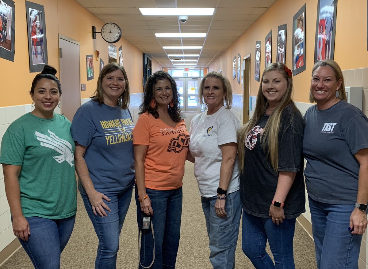 DouglasStacid's tweet photo. College Day #KISDCollegeColors https://t.co/IcAXjhDMOF