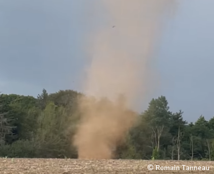 Appel à témoins concernant des phénomènes tourbillonnaires (#tuba, #tornade, #tourbillon de poussière) qui ont été vus ce jeudi sur le #Finistère. N'hésitez pas à nous contacter si vous avez aperçu ces phénomènes. Plus d'infos : 