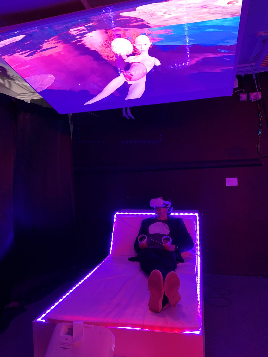 .<a href="/marcogillies/">marco gillies</a> chilling out in the naked body of a female with an external heart and transparent womb at the <a href="/GoldsmithsUoL/">Goldsmiths, University of London</a> #ComputationalArt show  👍

<a href="/GoldCompArts/">Goldsmiths Comp Arts</a> 
<a href="/goldcomputing/">Goldsmiths Computing</a>