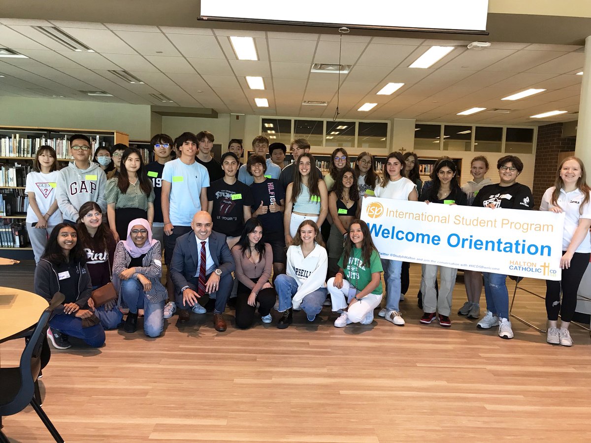 StudyInHalton's tweet photo. Check out some photos from our September 2022 Welcome Orientation! #StudyHCDSB https://t.co/Zt2YvSBk3r https://t.co/bJqBQpELTl
