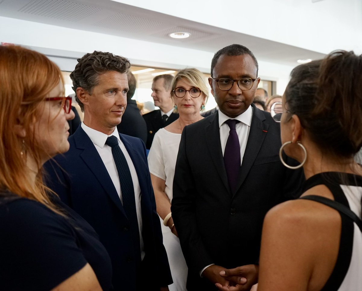 v_terrailnoves's tweet photo. Merci Mr le Ministre de l’Education Nationale @PapNdiaye de votre venue à @VilleBalma avec Mr le Recteur @MostafaFourar pour l’inauguration du groupe scolaire Simone Veil et l’échange riche et constructif que vous avez eu avec les enseignantes et enseignants. #EducationNationale https://t.co/VMOuE8GGFi