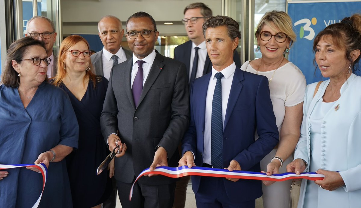 v_terrailnoves's tweet photo. Merci Mr le Ministre de l’Education Nationale @PapNdiaye de votre venue à @VilleBalma avec Mr le Recteur @MostafaFourar pour l’inauguration du groupe scolaire Simone Veil et l’échange riche et constructif que vous avez eu avec les enseignantes et enseignants. #EducationNationale https://t.co/VMOuE8GGFi