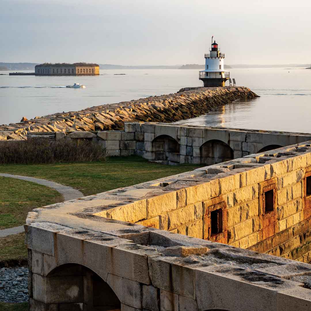 MagazineofMaine's tweet photo. Next to 19th-century Fort Preble and overlooking Fort Gorges in Casco Bay, #SpringPointLedgeLight is the country’s only caisson-style lighthouse that visitors can walk to.
📷 Photo by @photographmaine, from our 2023 Maine Lighthouses wall calendar. 🗓➡️ https://t.co/V8QOgNgDHM https://t.co/T0bdrdd28L