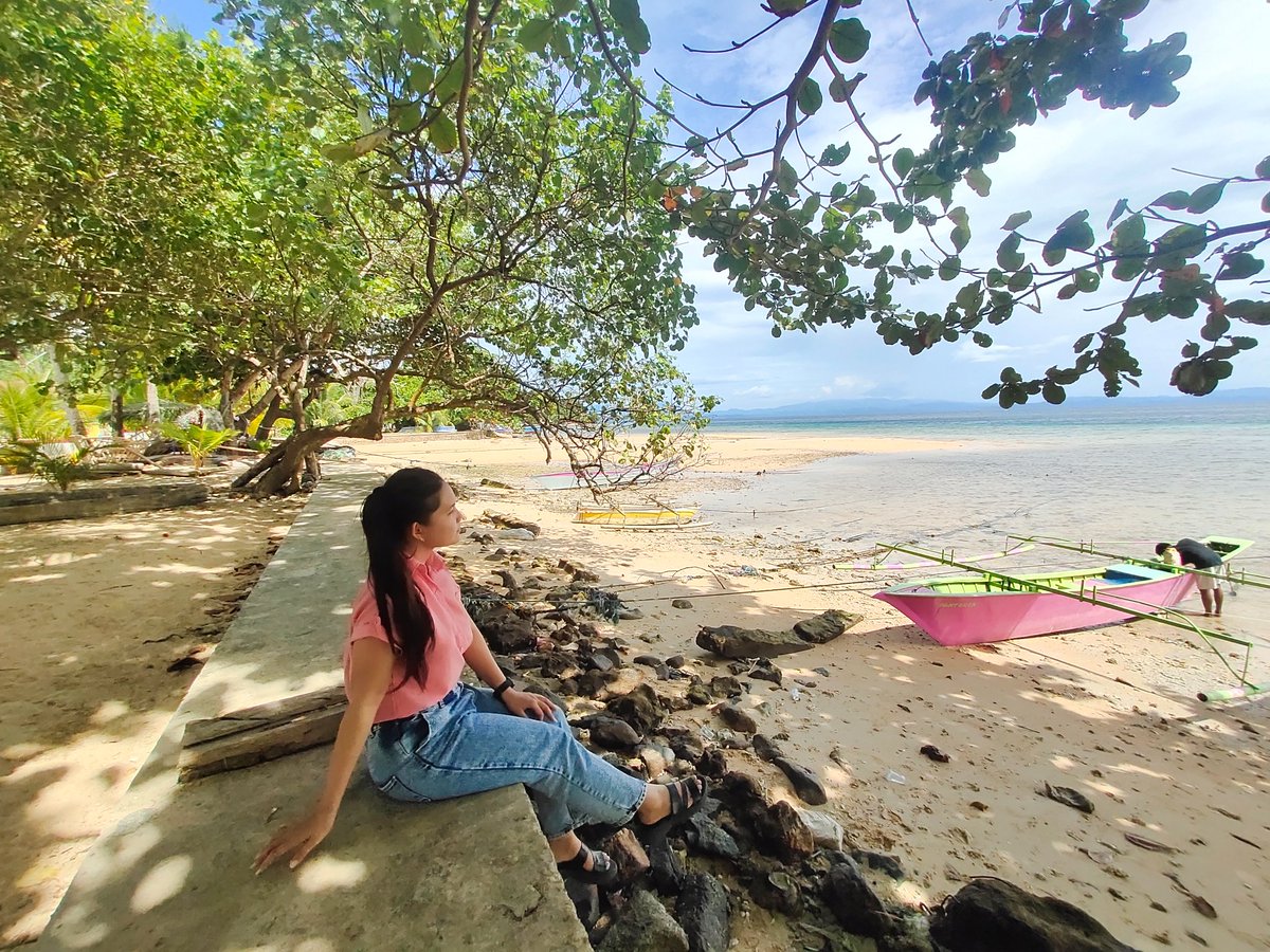 Ada saatnya bahagia menghampirimu dan ada pula saatnya kesedihan dan keterpurukan hadir memburamkan akal sehatmu