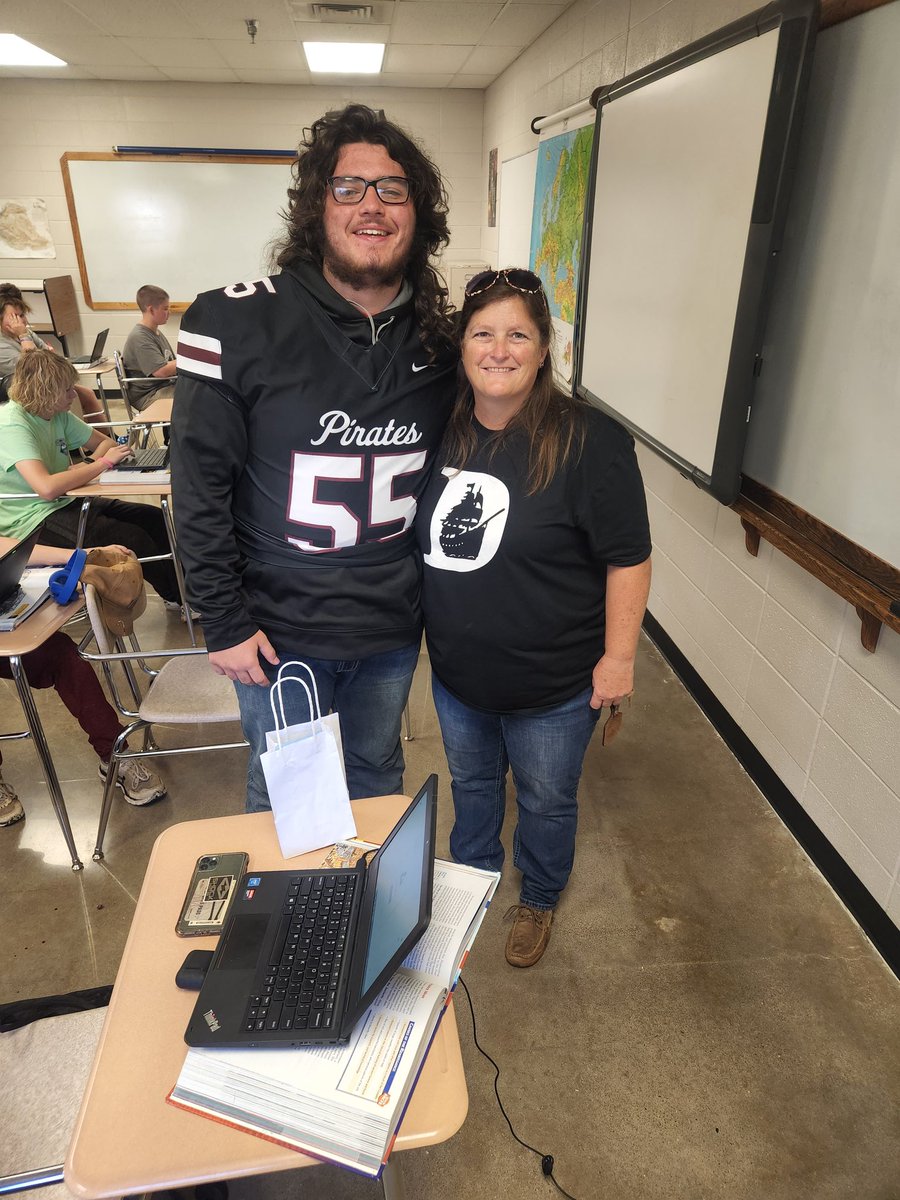 DHS_PiratesFB's tweet photo. Week 1 Adopt a Pirate

Mrs. McCutcheon and Gunnar Harmon
#hoistthecolors #adoptapirate https://t.co/akvNCje72w
