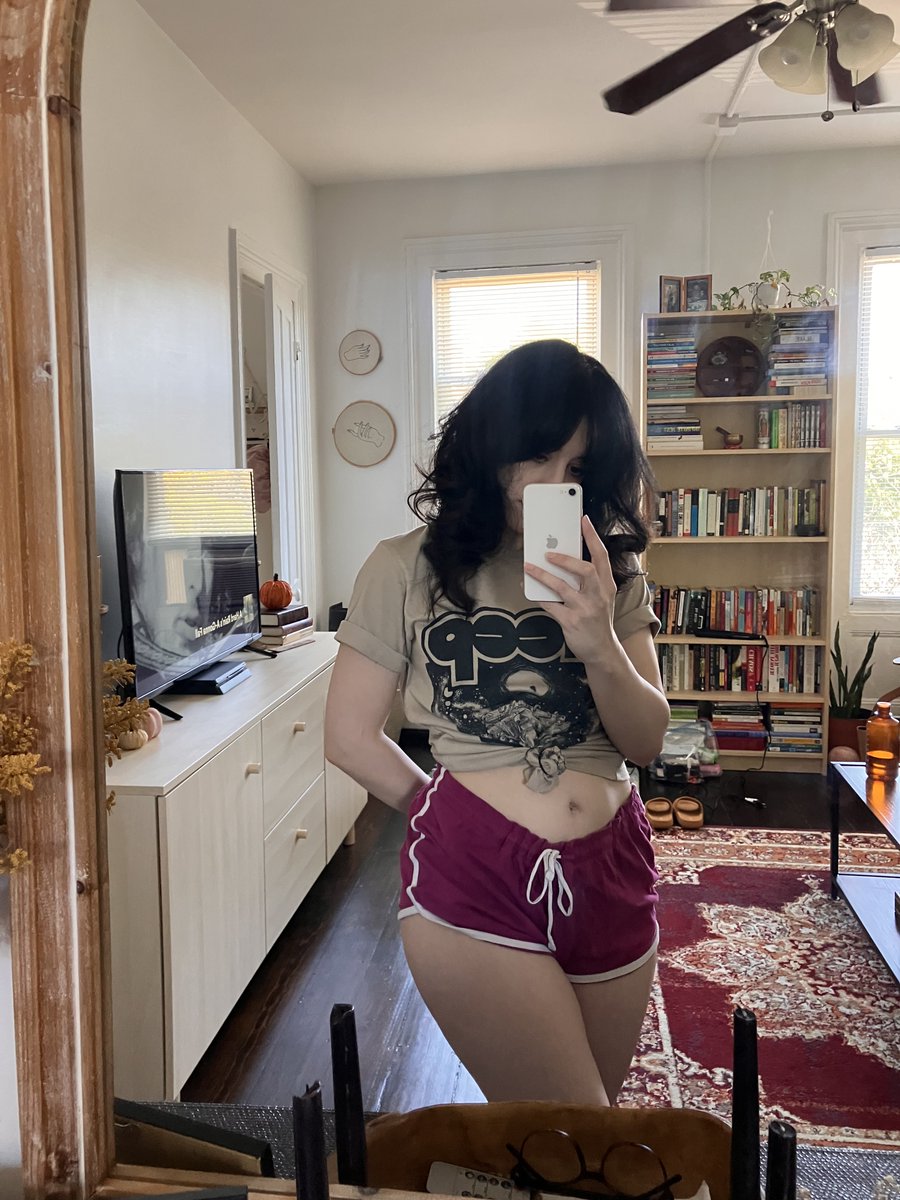 __mady__'s tweet photo. "grabbing the mail" fits are getting progressively stupider 💜 https://t.co/A1OStZeoNq