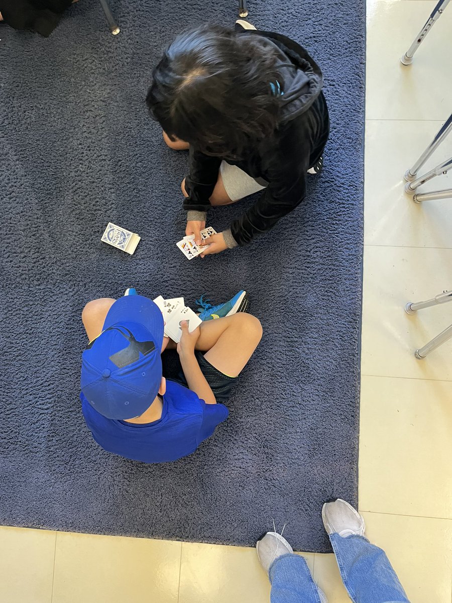 MsKlingerr's tweet photo. Manipulatives help math make sense! 🃏♠️♥️♣️♦️ @VV_Voyagers #fourthgraderocks https://t.co/2F2fIFjnS0