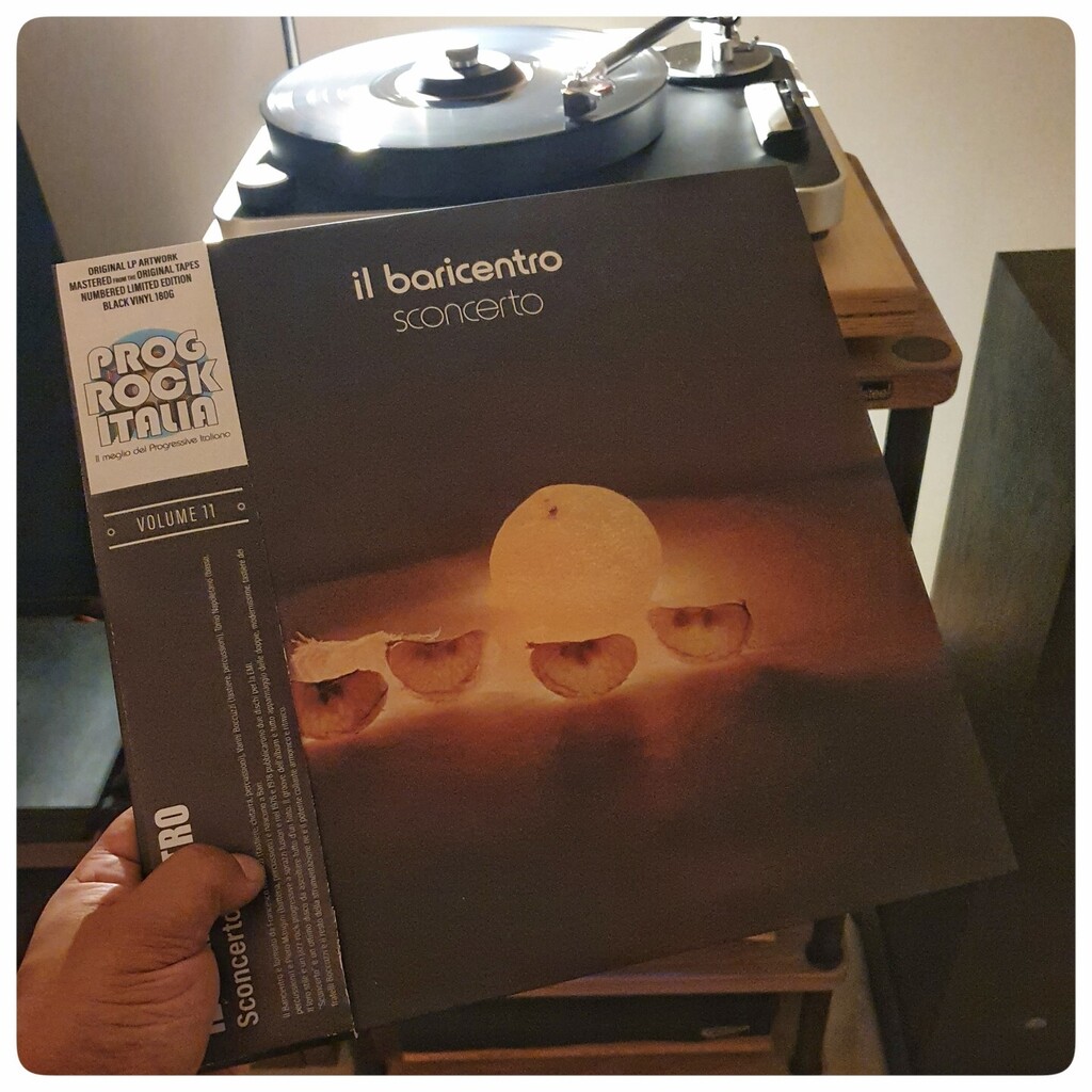 bluefriend's tweet photo. Seventies proggy Italian jazz-rock, packed with fantastic musicianship 🤘!

#ilbaricentro #sconcerto #jazzrock #debutalbum #progrockitaliano #reissue #italianband #emi #records #recordoftheday #recordcollectionpost #vinylculture #vinyloftheday #instag… https://t.co/HAdPoCuq6S https://t.co/2q1UjLuiTD