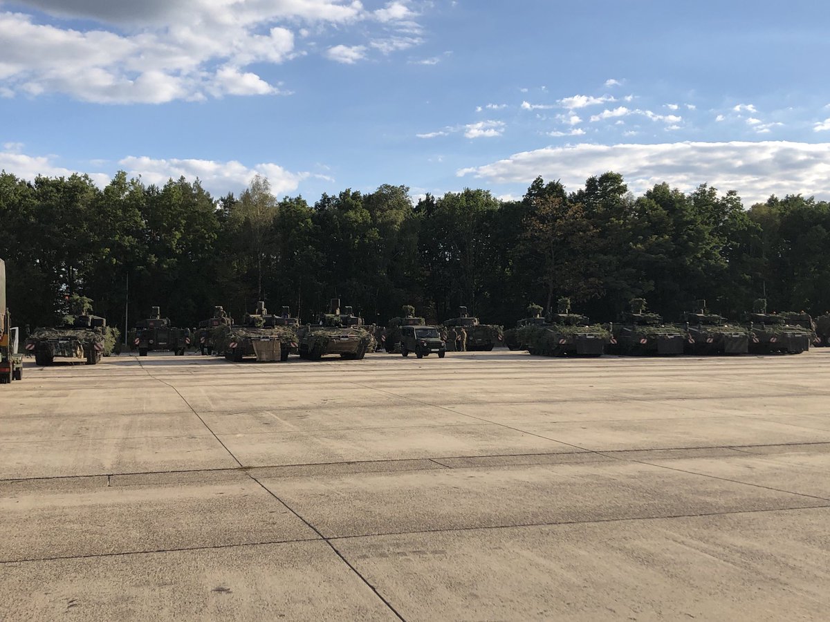 PzBtl393's tweet image. Vollgas nach dem Urlaub .... der #DEUGefVbdVJTF im #Schießübungszentrum .... weiter geht die fordernde Ausbildung mit dem #Leopard2A7V und dem #PumaVJTF 👍🔝🇩🇪